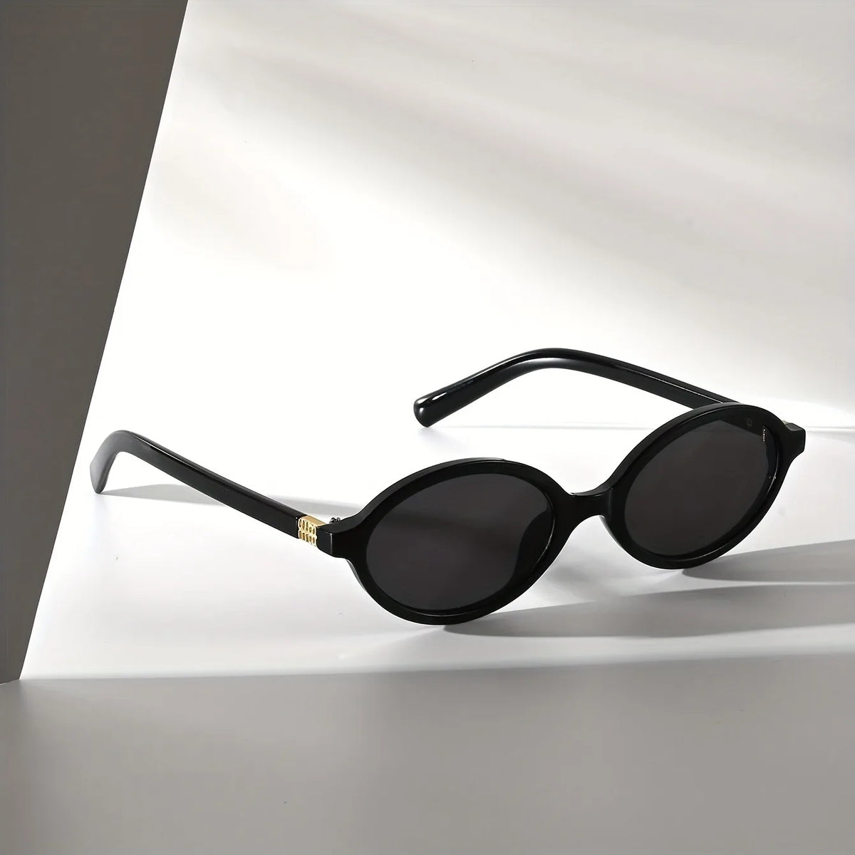 The Palmers Green Oval Retro Sunglasses