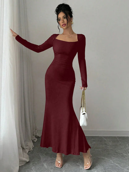 The Bloomsbury Square-Neck Retro Dress